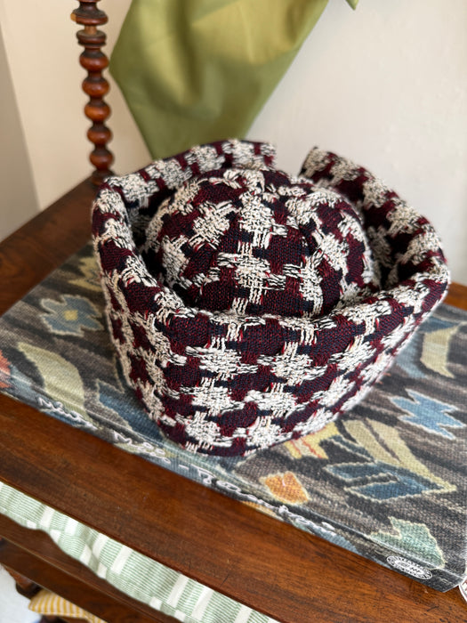 Hat i bordeaux ternet bouclé