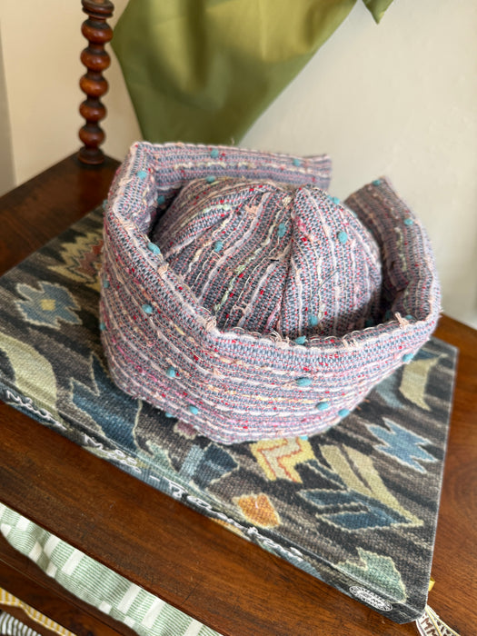 Hat i lavendel dots bouclé