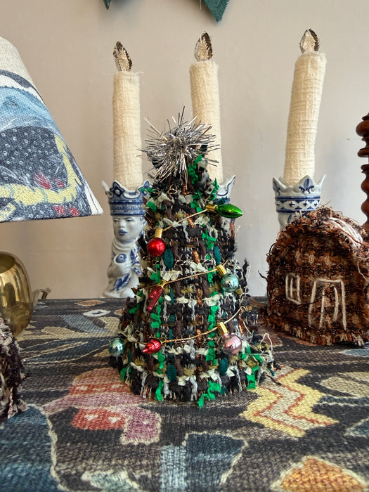 Juletræ med stjerne og guirlande