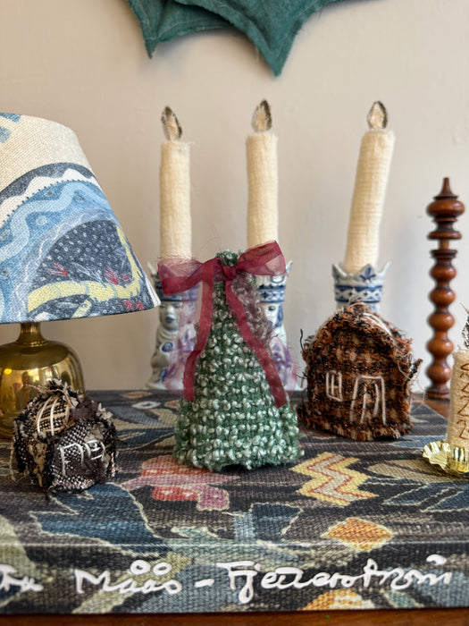 Unika juletræ med sløjfe